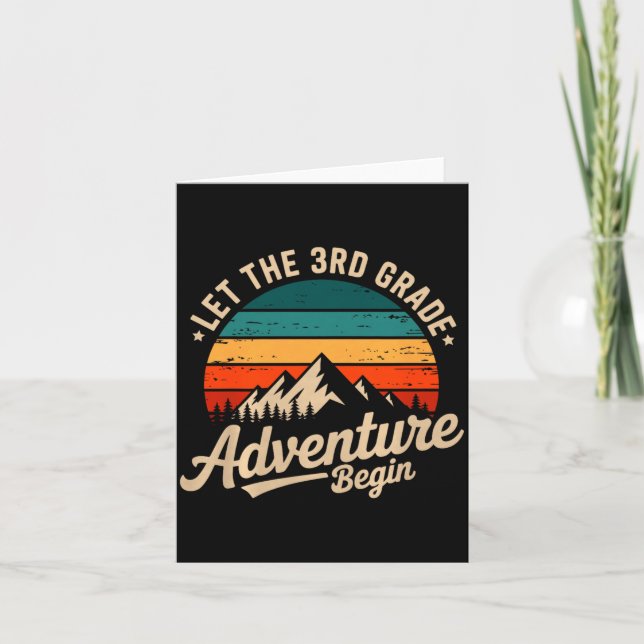 Tarjeta Let The 3rd Grade Adventure Begin Retro First Day  (Anverso)
