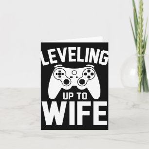Tarjeta Levantamiento Al Nuevo Juego Gracioso De La Mujer