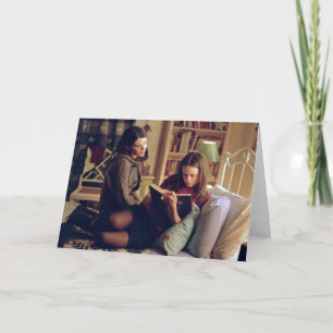 Tarjeta Lorelai y Rory sentados en el dormitorio