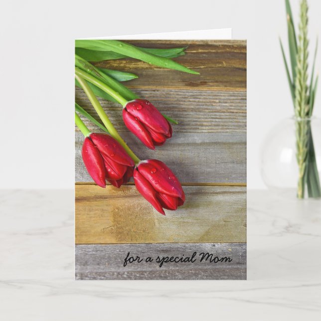 Tarjeta Los deseos de cumpleaños de mamá con tulipanes roj (Anverso)