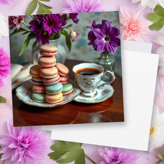 Tarjeta Macarón, café y jarrón de flores púrpuras (Subido por el creador)
