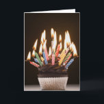 Tarjeta Magdalena con las velas del cumpleaños<br><div class="desc">Identificación del activo: 72884794/Rubberball/Mike Kemp/magdalena con las velas del cumpleaños</div>