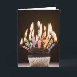 Tarjeta Magdalena con las velas del cumpleaños<br><div class="desc">Identificación del activo: 72884794/Rubberball/Mike Kemp/magdalena con las velas del cumpleaños</div>