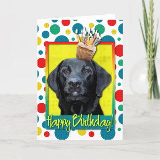 Tarjeta Magdalena del cumpleaños - Labrador - negro -