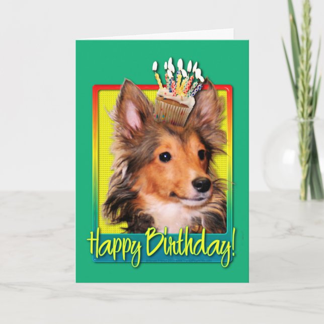 Tarjeta Magdalena del cumpleaños - perrito de Sheltie - (Anverso)