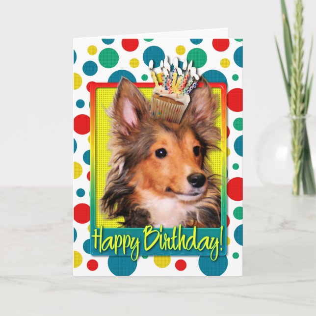 Tarjeta Magdalena del cumpleaños - perrito de Sheltie - (Anverso)