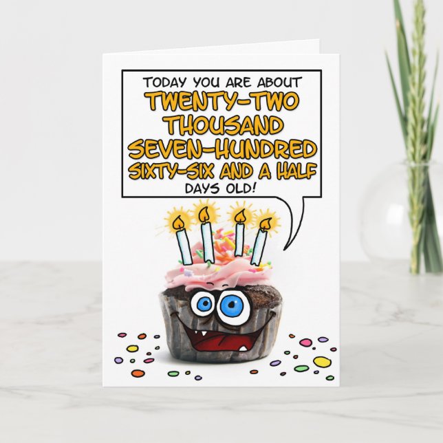 Tarjeta Magdalena del feliz cumpleaños - 62 años (Anverso)