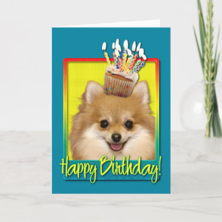 Tarjeta Magdalena Pomeranian del cumpleaños