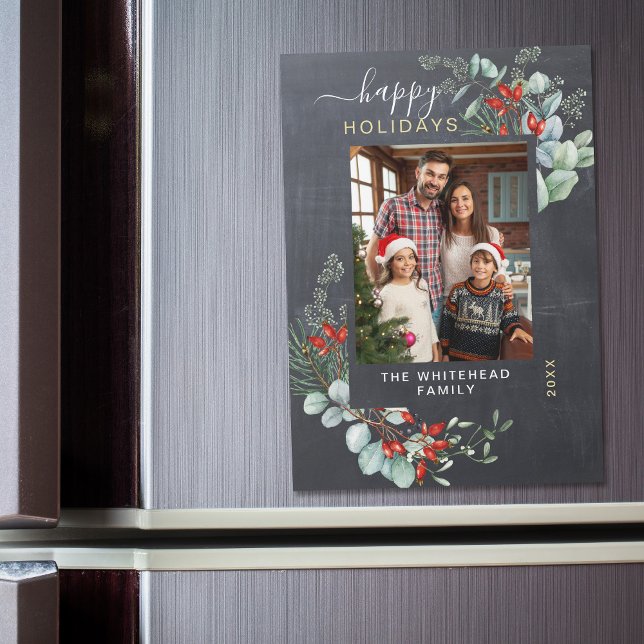 Tarjeta magnética de Chalkboard rústico botánico (You will love these beautiful Christmas cards! They feature botanical watercolor pine and berries.)