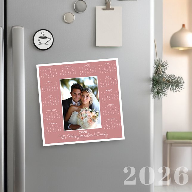 Tarjeta magnética de fotos rosa de 2026 (2026 Rose Pink Photo Magnetic Calendar Holiday Card)