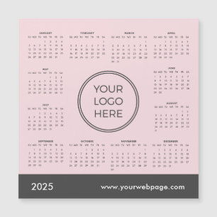 Tarjeta magnética rosa con el logotipo de negocios