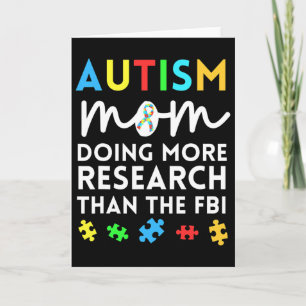 Tarjeta Mamá divertida con autismo haciendo más investigac