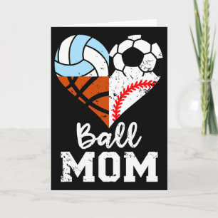 Tarjeta Mamá divertida vende bocetos de fútbol voleibol co