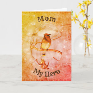 Tarjeta Mamá mi héroe despertando la carta del día de la m