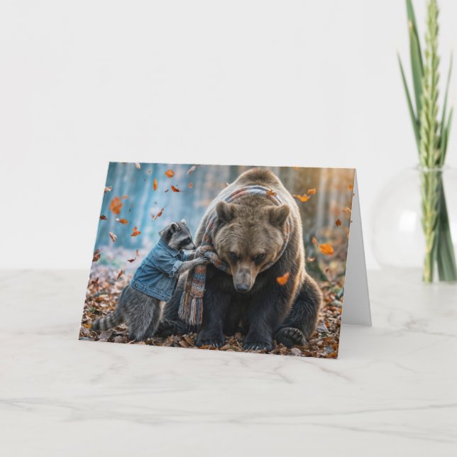 Tarjeta Mapache atando una bufanda en un oso (Anverso)