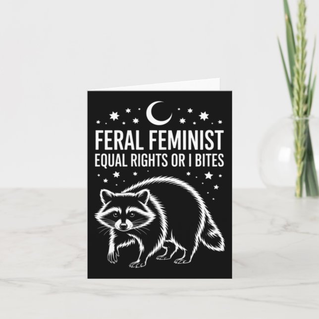 Tarjeta Mapache Gótico Feminista Feral (Anverso)