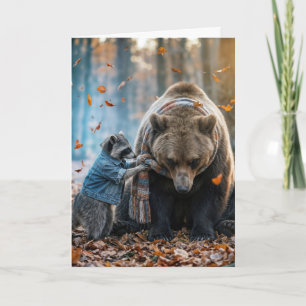 Tarjeta Mapache pensando en ti atando una bufanda a un oso