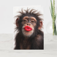 Maquillaje de labios rojos de cumpleaños en un chi