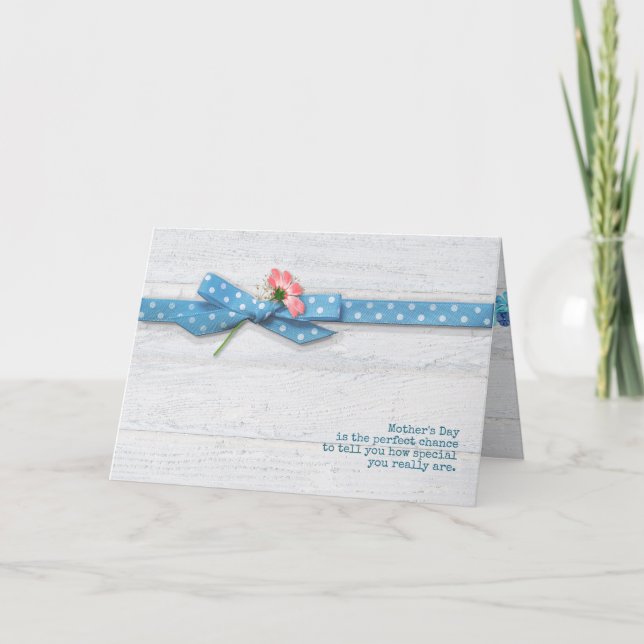 Tarjeta margarita en polka dot ribbon del Día de la Madre (Anverso)