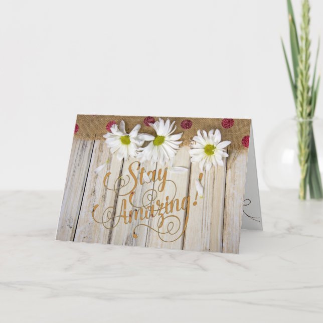 Tarjeta margaritas blancas en madera con burlap (Anverso)