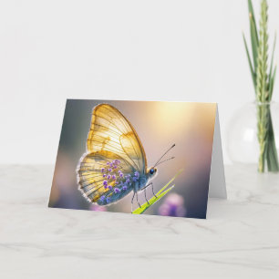 Tarjeta Mariposa de Cumpleaños con Flores Purpura