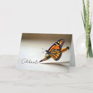 Tarjeta Mariposa Monarca Cumpleañera en un Lápiz