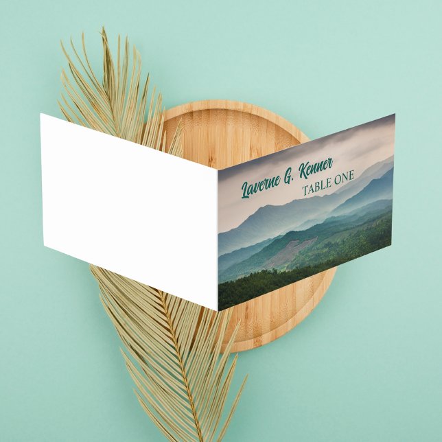 Tarjeta Minimalist Mist Mountain Wedding place card. (Subido por el creador)