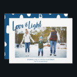 Tarjeta moderna de Jánuca de la foto del amor y de<br><div class="desc">Un diseño de tarjeta simple,  elegante de la foto de Jánuca,  ofreciendo tipografía moderna y un esquema de color azul y blanco.</div>