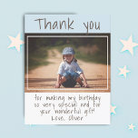 Tarjeta Moderno Blue Boy Photo Birthday Gracias<br><div class="desc">Modern Blue Boy Photo Birthday Tarjeta de agradecimiento. Tarjeta de agradecimiento moderna para los niños de fondo azul y blanco,  gracias texto y mensaje y nombre. Personaliza con tu foto favorita de un chica de cumpleaños o un niño. Gracias a tus amigos y familia por sus regalos y deseos.</div>