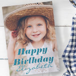 Tarjeta Moderno y simple foto Personalizado Festejo de cum<br><div class="desc">El diseño es moderno y sencillo. Añade una foto personalizado de la celebración de cumpleaños y agrega su nombre,  agrega un mensaje personalizado</div>