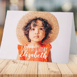 Tarjeta Moderno y simple foto Personalizado Festejo de cum<br><div class="desc">El diseño es moderno y sencillo. Añade una foto personalizado de la celebración de cumpleaños y agrega su nombre,  agrega un mensaje personalizado. El color de la tipografía funciona mejor en una foto que tiene color en la parte tipográfica para que salga.</div>