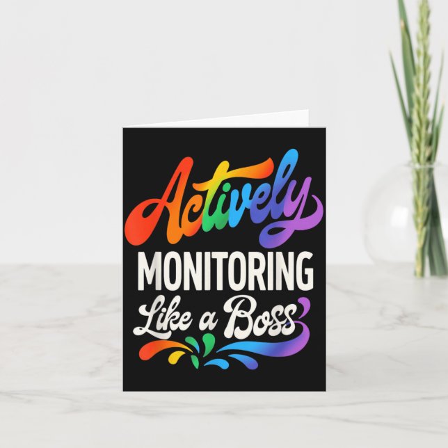 Tarjeta Monitoreando activamente como un jefe divertido dí (Anverso)