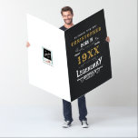 Tarjeta Monograma de cumpleaños personalizado Padre legend<br><div class="desc">Diseño vintage en cualquier año "Original Quality Legendary Inspiration" enorme carta para ese papá especial. Agregue el nombre y el año como desee en los campos de plantilla creando un accesorio único de celebración de cumpleaños 40, 50, 60 o cualquier accesorio de celebración de cumpleaños. Ensamblar esto con los regalos,...</div>