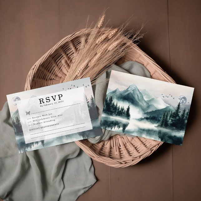 Tarjeta Moody Mountain Forest Lakeside Wedding RSVP (Subido por el creador)