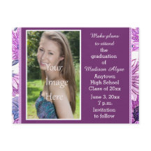 Tarjeta morada floral con foto de graduación para 