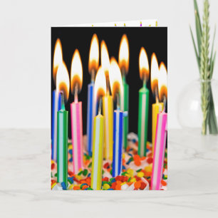 Tarjeta Muchas velas de cumpleaños en el pastel