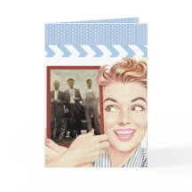 Mujer retro sosteniendo una foto