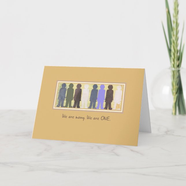 Tarjeta multicoloreada de personas con "somos much (Anverso)