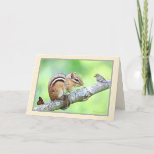 Tarjeta Mundo diverso: chipmunk, pájaro, carta de flores