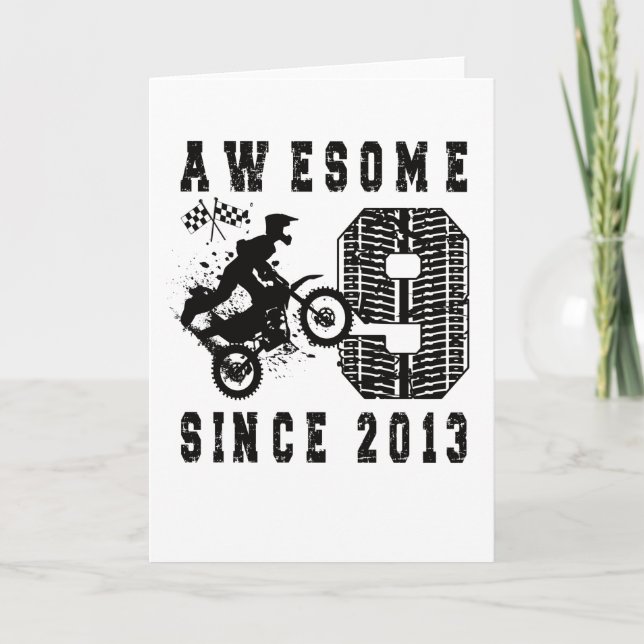 Tarjeta Nacido en 2013 9.º regalo de cumpleaños, niño en b (Anverso)