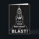 Tarjeta Nacimiento de la nave espacial retro en blanco y n<br><div class="desc">El diseño retro de mediados de siglo en blanco y negro presenta un barco de cohetes que explota. Luego dice,  espero que tu cumpleaños sea una explosión. Texto blanco sobre fondo negro.</div>