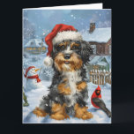 Tarjeta Navidades de Bernedoodle Dog Winter Wonderland<br><div class="desc">Este diseño festivo capta el alegre espíritu de la temporada navideña, con un adorable cachorro vestido con un sombrero de Santa. El perro está enclavado en un maravilloso país invernal, con un muñeco de nieve, un árbol de Navidad decorado y regalos hermosamente envueltos. Los copos de nieve caen suavemente, añadiendo...</div>