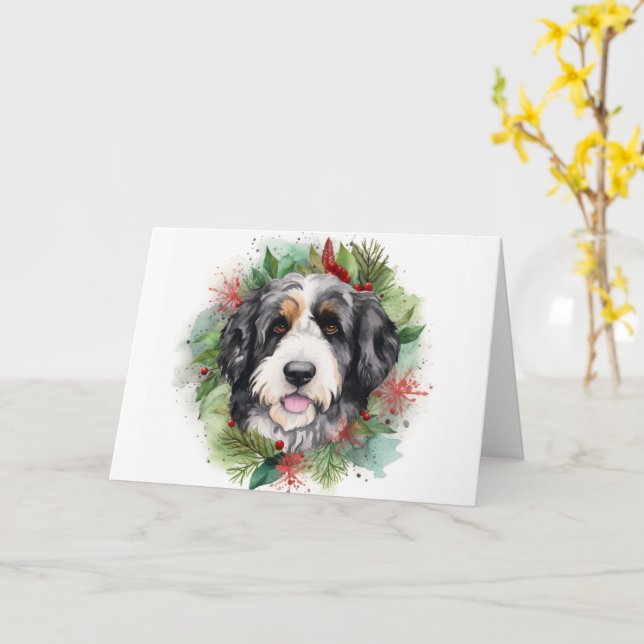 Tarjeta Navidades de Bernedoodle Wreath Pup festivo (flor amarilla)