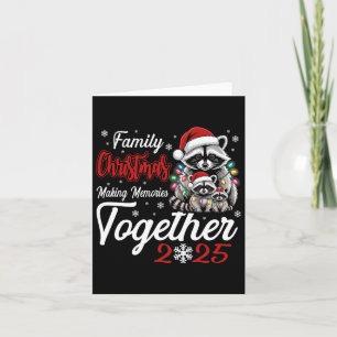 Tarjeta Navidades familiares de Raccoon haciendo Recuerdos