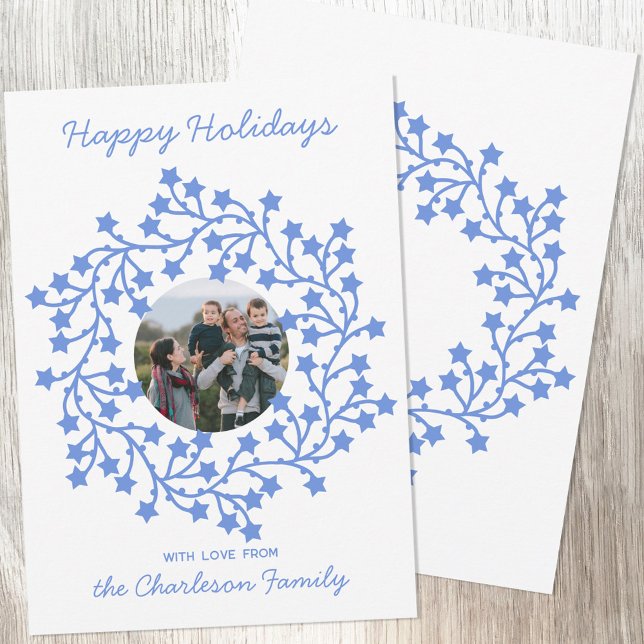Tarjeta navideña escandinava de Star Wreath (Scandinavian star wreath garland personalized photo Christmas or holiday card)