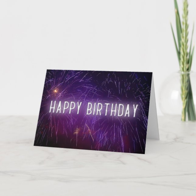 Tarjeta neón brillante feliz cumpleaños en fuegos artifici (Anverso)