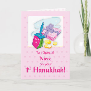 Tarjeta Niece primer Hanukkah azul con Dreidel y regalos