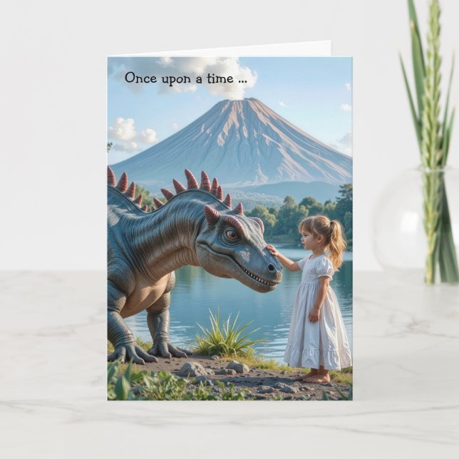 Tarjeta Niñita de cumpleaños comiendo un dinosaurio (Anverso)
