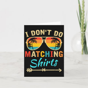 Tarjeta No comparo a Camisetas con familia graciosa C