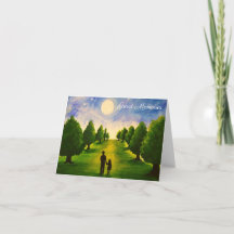 Noche moderna iluminada con árboles caminando con